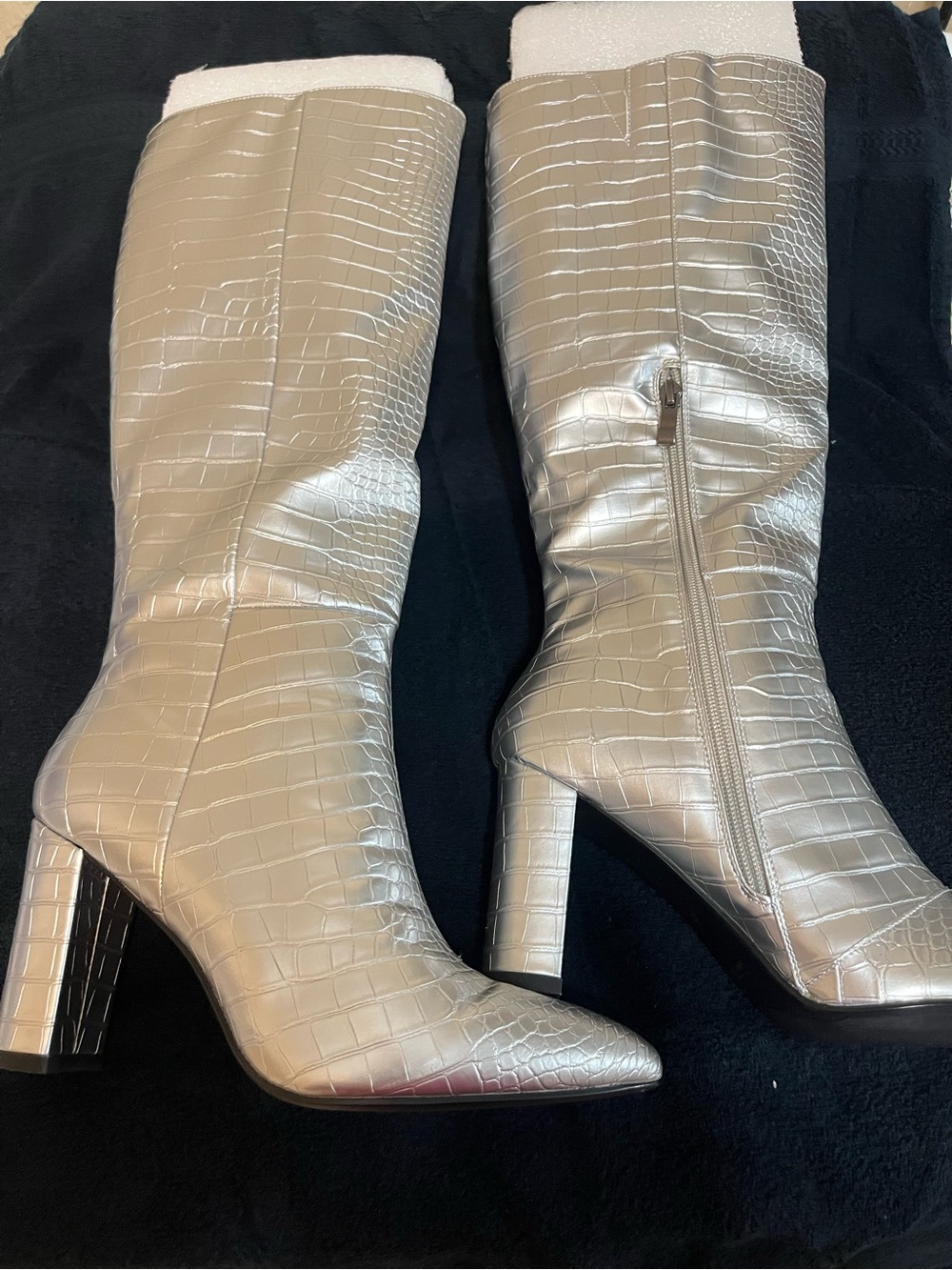 Modatope New Women's 8.5 Silver Croc-Embossed Heeled Boots